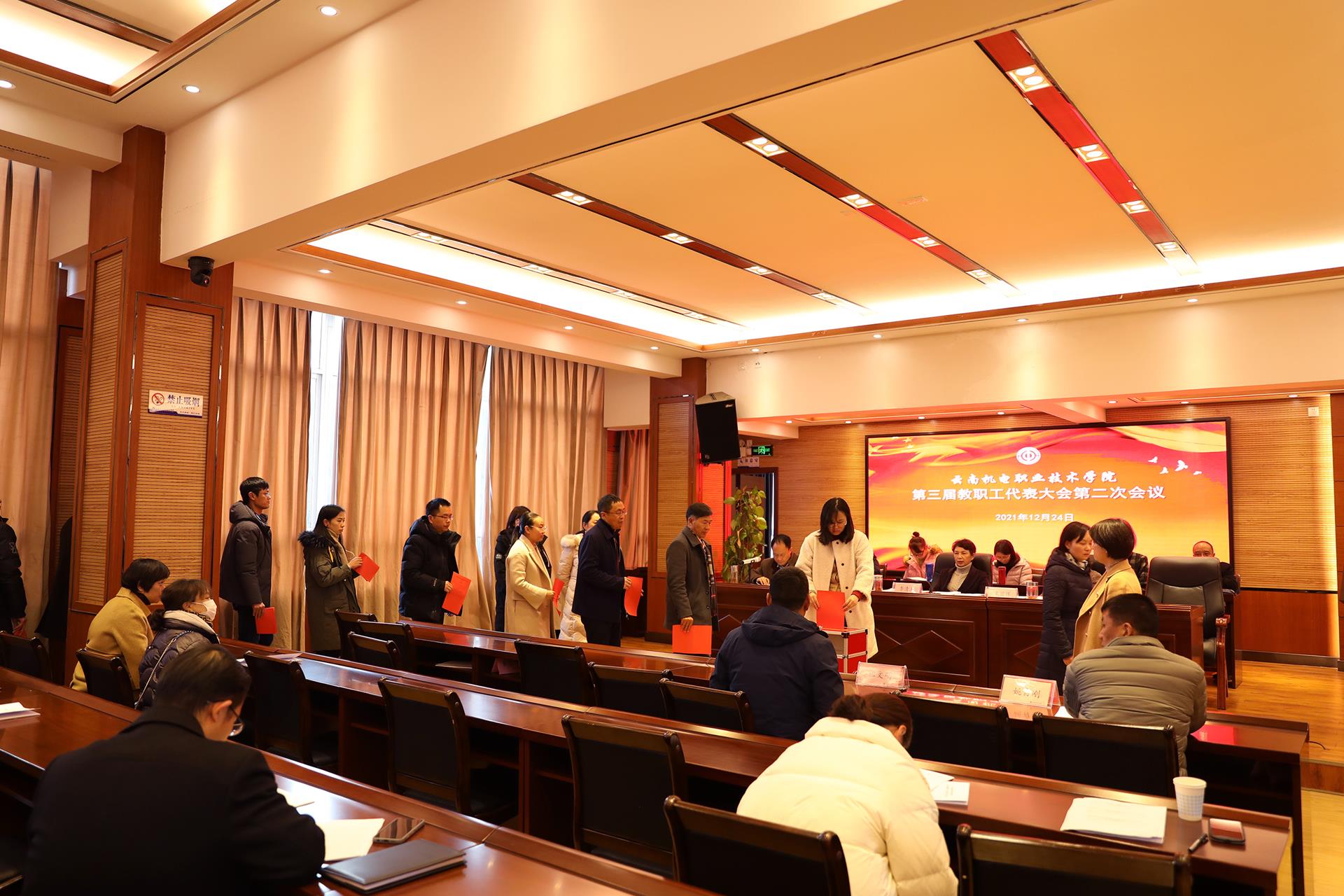 bcf5fbb15b7b43afb38e17a9a7c1b034.jpg bcf5fbb15b7b43afb38e17a9a7c1b034.jpg