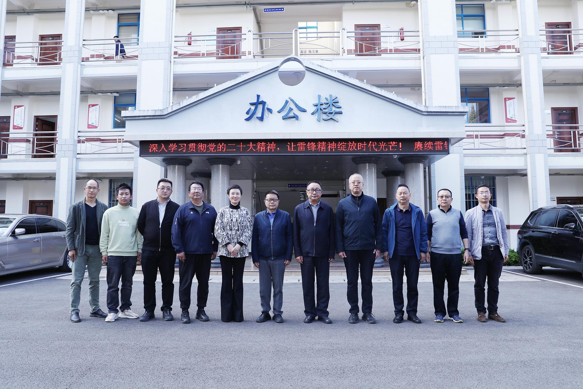 b3e8966ba0744aba8a8ab8421df5d37e.jpg b3e8966ba0744aba8a8ab8421df5d37e.jpg