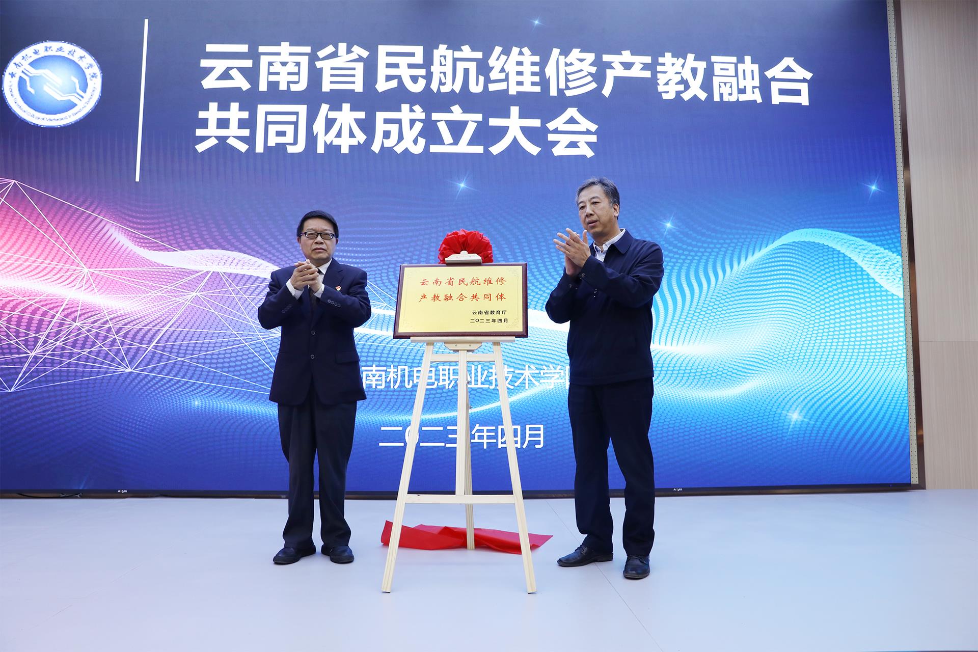 6b1f3766dbca4d4084bf10a1b6fa88af.jpg 6b1f3766dbca4d4084bf10a1b6fa88af.jpg