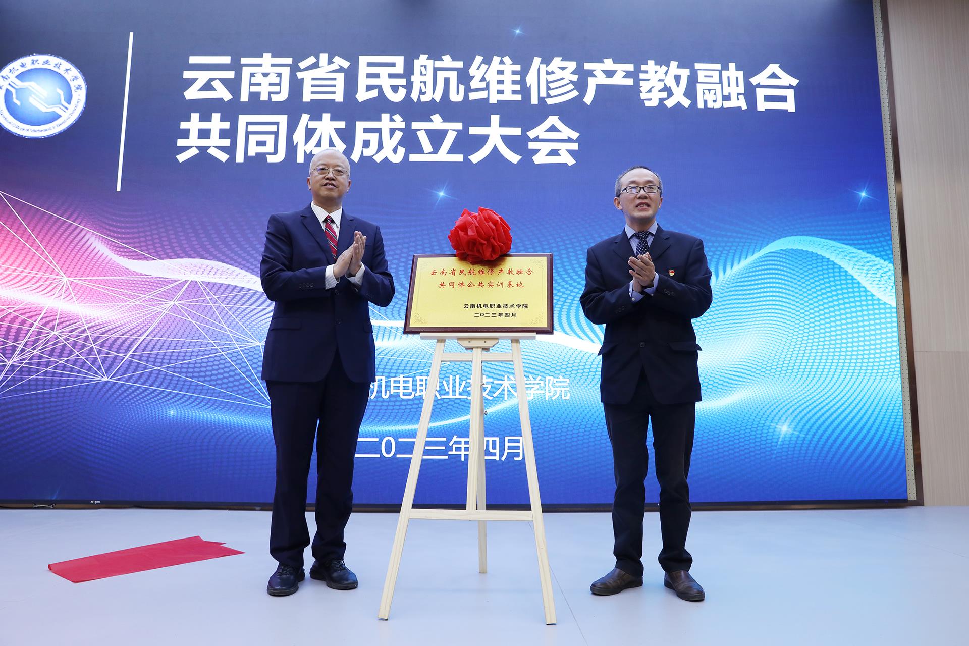 a393ffcfd36b4881a1e09fa4582ab9d2.jpg a393ffcfd36b4881a1e09fa4582ab9d2.jpg