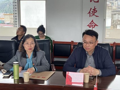 默语躬行换乡悦，数智赋能兴滇业——经济与管理学院与昆明市五华区大村社区居民委员会校外实践教学基地签约挂牌暨课程思政共建合作交流　 